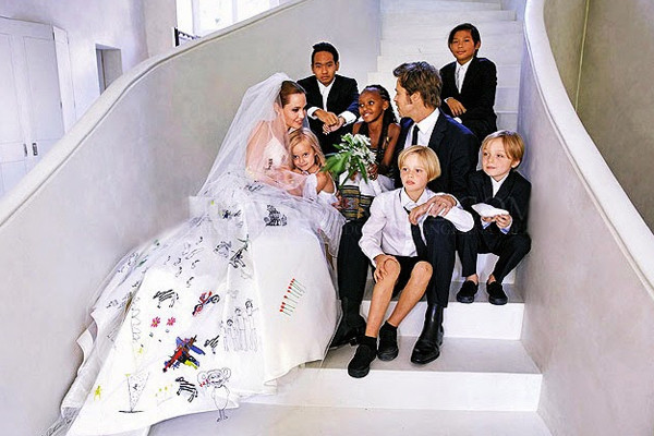 Brad Pitt 'bóc trần' Angelina Jolie trong 'Nhật ký ly hôn'? ảnh 2