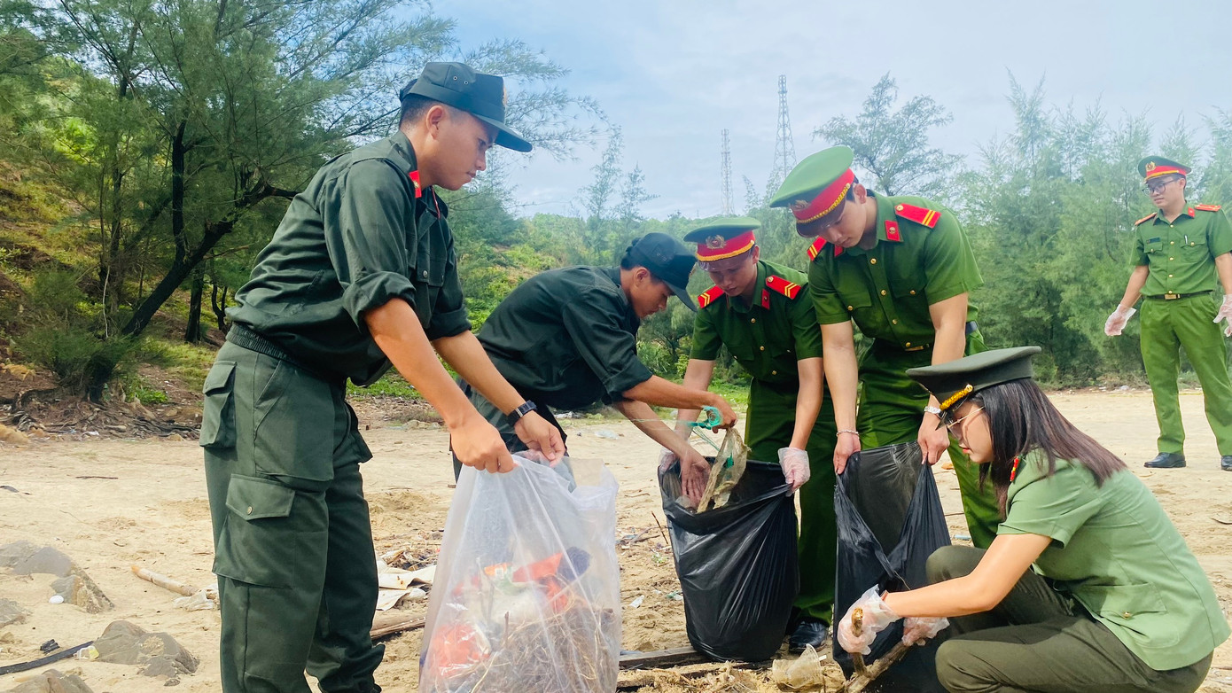 Hoạt động ý nghĩa này giúp bảo vệ môi trường và nâng cao ý thức của cộng đồng trong việc bảo vệ môi trường sống của những địa danh du lịch tại tỉnh Quảng Bình.