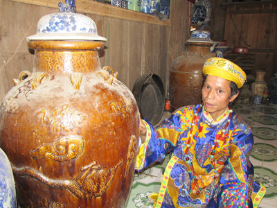 A lăng Linh có hẳn một phòng cho chiêng ché