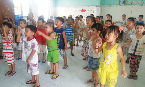 Học sinh lớp Lá 1 Trường mẫu giáo Quỳnh Anh, huyện Bình Chánh - Ảnh: B.Thanh