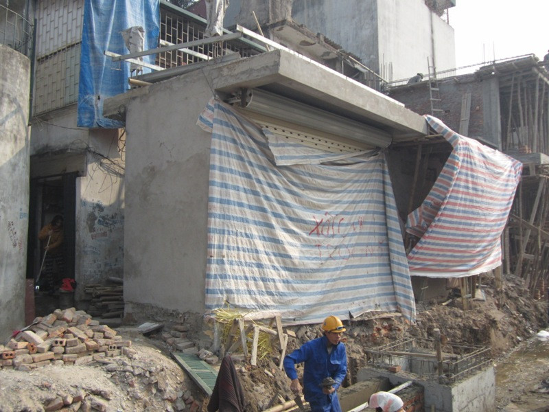 Những ngôi nhà siêu mỏng đang mọc lên trên con đường được cho là 