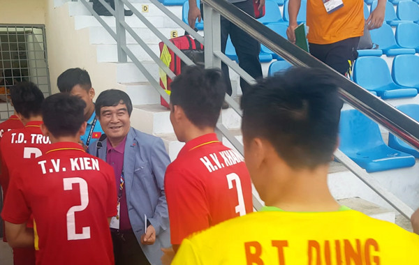 Chủ tịch VFF chúc mừng U22 Việt Nam ra quân đại thắng ảnh 1