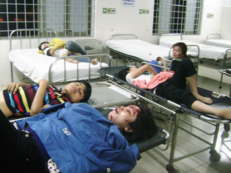 Những người bị thương đang điều trị tại bệnh viện