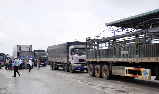 BOT Ninh Lộc 'thất thủ' xả trạm tránh ùn tắc dịp lễ ảnh 1