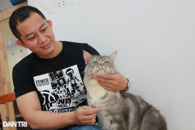 Anh Đoan bên chú mèo "quý tộc" mà mình yêu thích nhất.