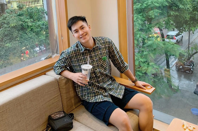 Thế Nghĩa làm việc ngày Tết với tâm lý khá thoải mái vì công ty anh cho phép làm việc từ xa (Ảnh: NVCC).