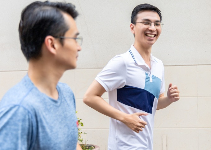 Việc rèn luyện thể thao thường xuyên giúp hai bạn có ngoại hình luôn tràn đầy năng lượng (Ảnh: MINK).