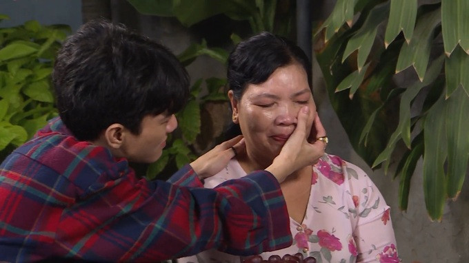 Lần đầu tiên Hiếu mở lòng gửi lời cảm ơn và xin lỗi cha mẹ (Ảnh: GCTN). Lần đầu tiên Hiếu mở lòng gửi lời cảm ơn và xin lỗi cha mẹ (Ảnh: GCTN).