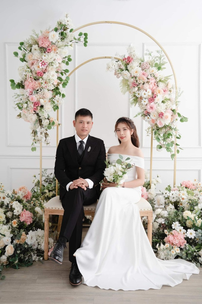 Chú rể Nguyễn Văn Nghiệp và cô dâu Hoàng Thị Chanh. (Ảnh: V. N).