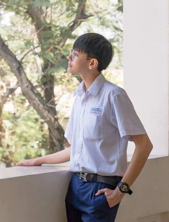 Ước mơ trở thành ca sĩ luôn được Hồng Hải nuôi dưỡng từ khi còn bé (Ảnh: Humans of LHP)