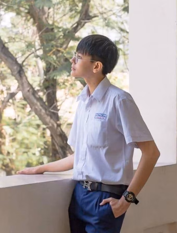 Ước mơ trở thành ca sĩ luôn được Hồng Hải nuôi dưỡng từ khi còn bé (Ảnh: Humans of LHP) Ước mơ trở thành ca sĩ luôn được Hồng Hải nuôi dưỡng từ khi còn bé (Ảnh: Humans of LHP)