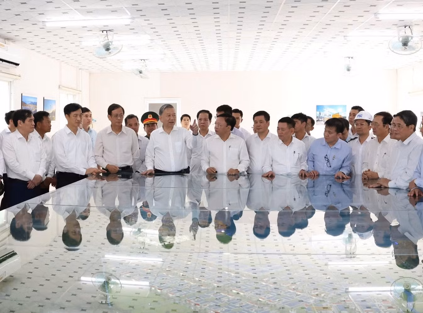 Tổng Bí thư Tô Lâm thị sát tại dự án Cảng biển tổng hợp Cà Ná, ở huyện Thuận Nam.