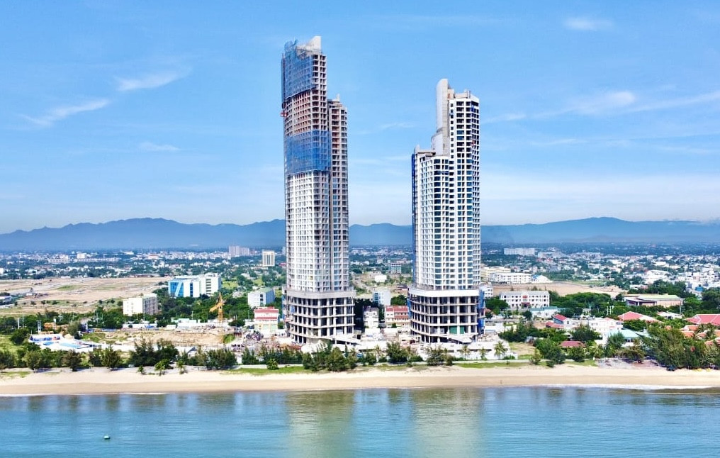 Nhiều hạng mục chính của dự án Sunbay Park Hotel & Resort Phan Rang đã sắp hoàn thành. Nhiều hạng mục chính của dự án Sunbay Park Hotel & Resort Phan Rang đã sắp hoàn thành.