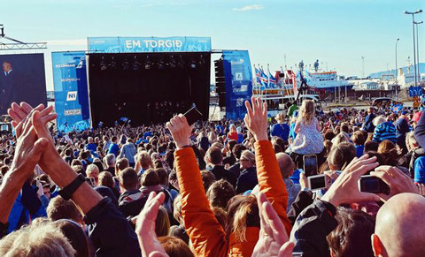 Iceland được chào đón như nhà vô địch khi hồi hương ảnh 2