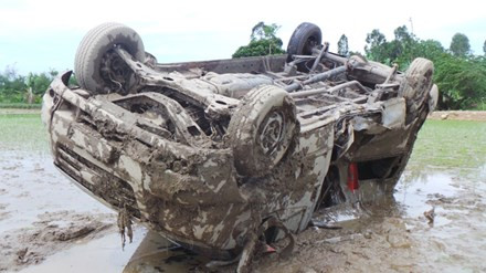 BẢN TIN ATGT: Đưa con gái đi thi, bố bị ô tô tông tử vong ảnh 6