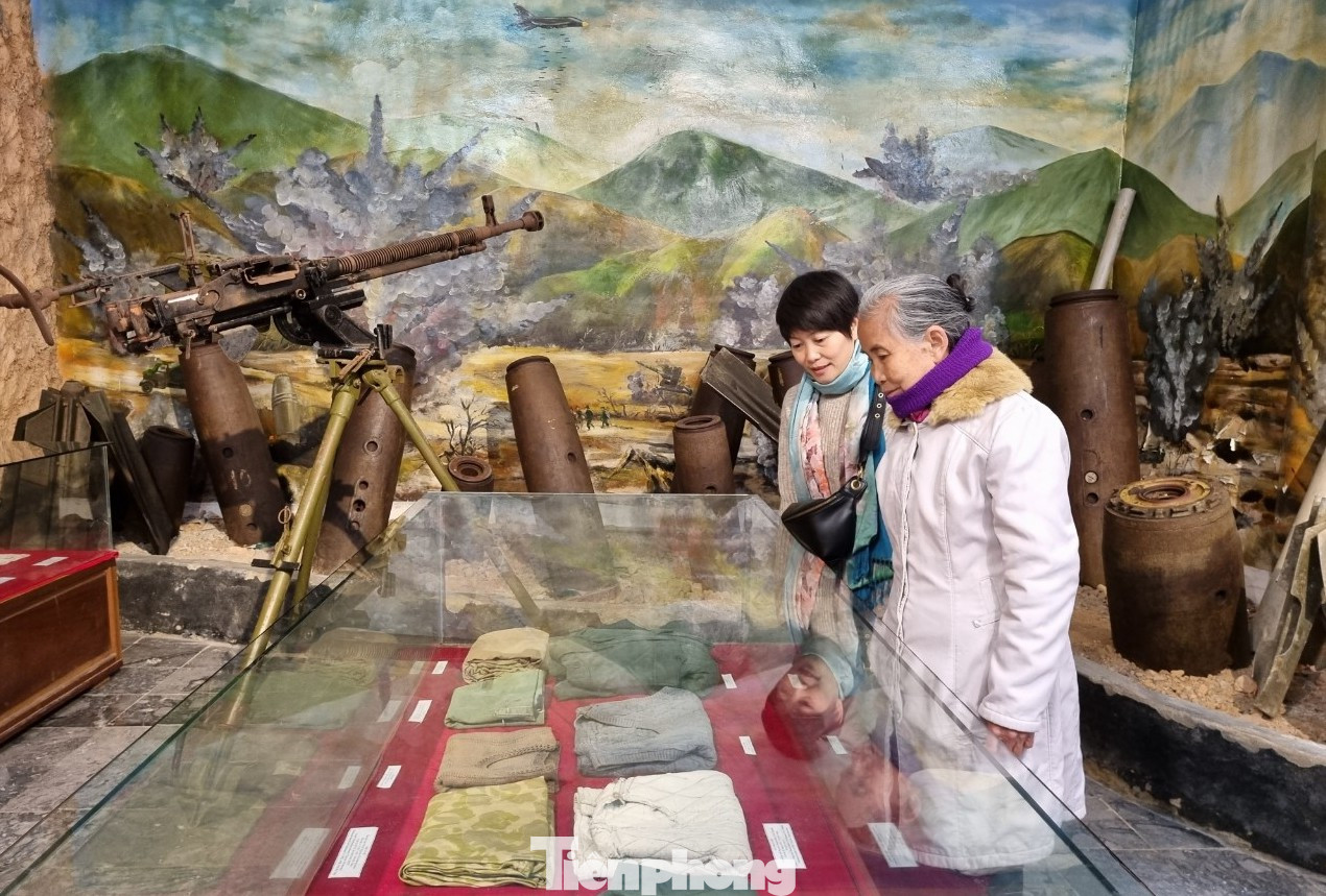 Bà Nguyễn Bích Hạnh, cựu thanh niên xung phong đang sinh sống tại TP. Hà Tĩnh, tỉnh Hà Tĩnh, tâm sự: "Mỗi mùa xuân mới tôi đều đến thăm, dâng hương, dâng hoa để tưởng nhớ, tỏ lòng biết ơn 10 cô gái thanh niên xung phong anh dũng hy sinh tại Ngã ba Đồng Lộc".