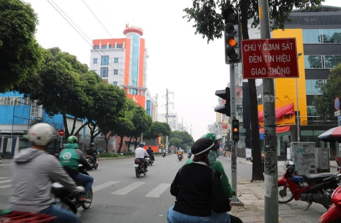 Nút giao Điện Biên Phủ - Mạc Đĩnh Chi không xảy ra ùn ứ, dù đây là tuyến đường có mật độ giao thông cao.