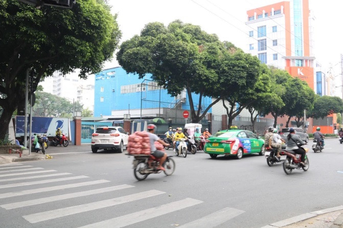 Giao thông tại nút giao đường Điện Biên Phủ - đường Mạc Đĩnh Chi ổn định.