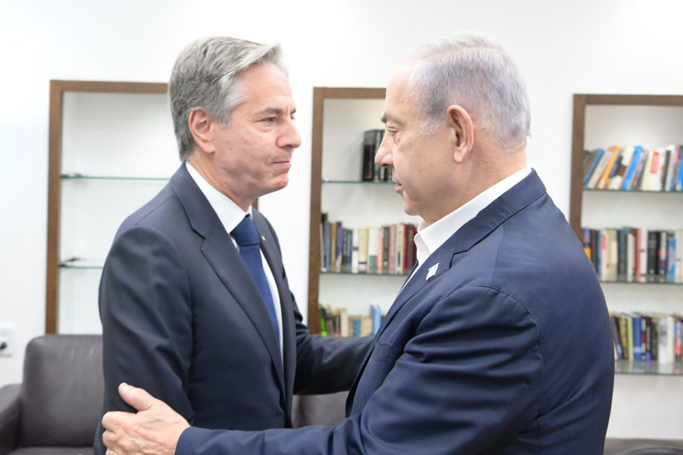 Ông Blinken gặp Thủ tướng Israel Benjamin Netanyahu cùng ngày. Ảnh: Getty Images Ông Blinken gặp Thủ tướng Israel Benjamin Netanyahu cùng ngày. Ảnh: Getty Images