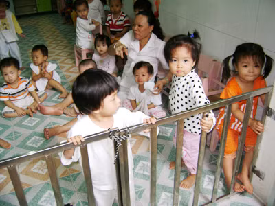 Trẻ em tại các nhóm trẻ gia đình. Ảnh: Đức Minh