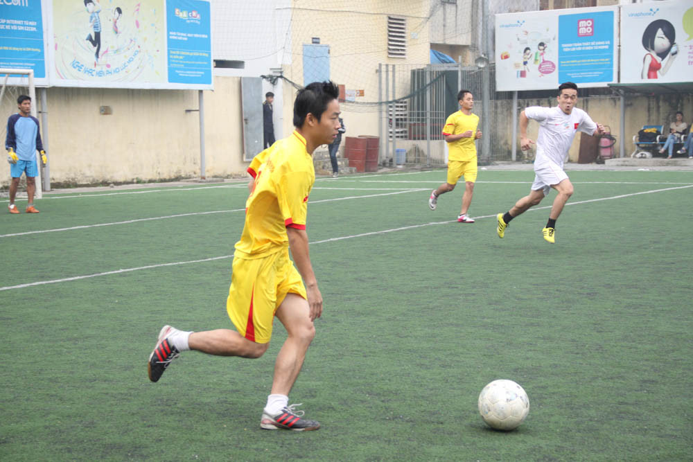 Transerco ra quân với màu áo vàng, Viettel mang màu áo trắng