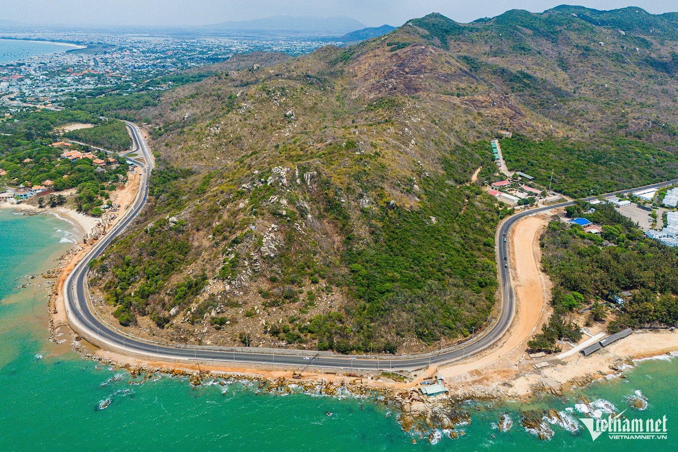 Đoạn qua mũi Kỳ Vân. Đoạn qua mũi Kỳ Vân.