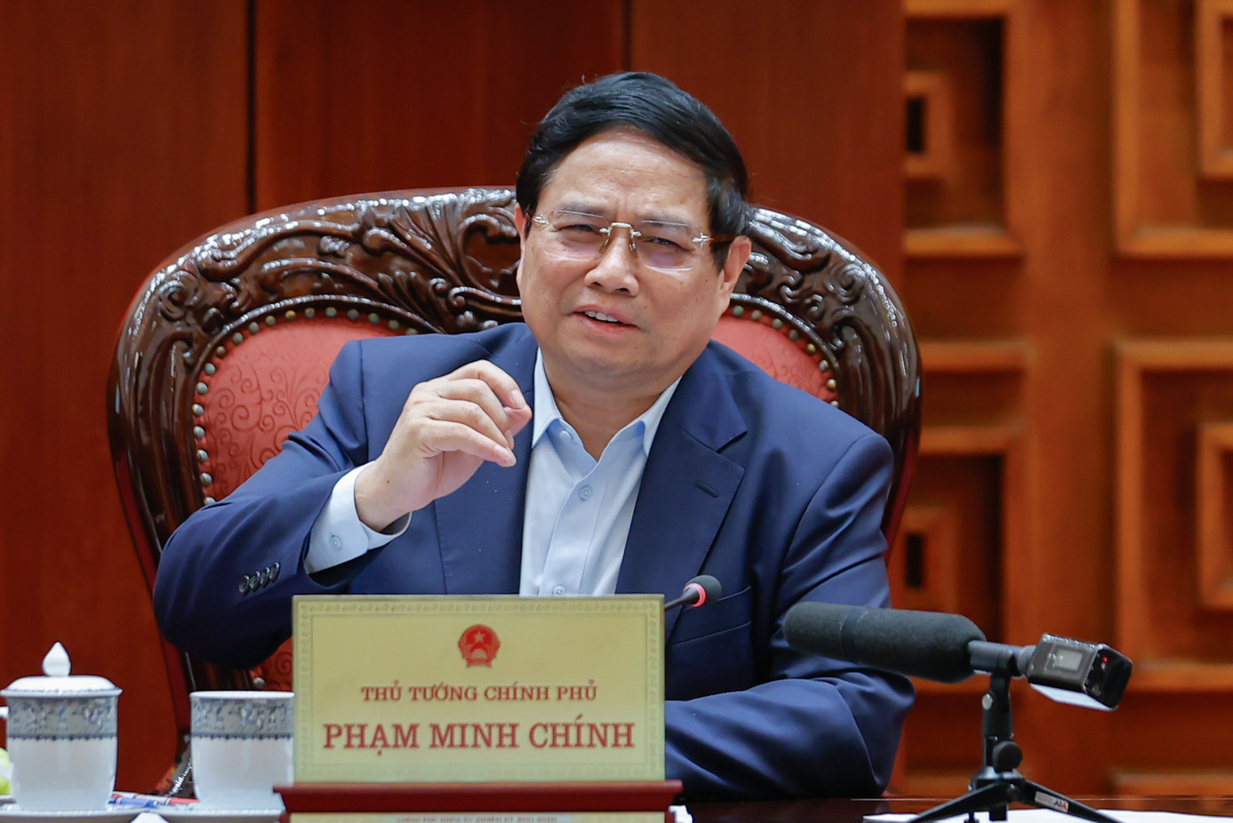Thủ tướng Phạm Minh Chính chủ trì cuộc họp. Ảnh: Nhật Bắc