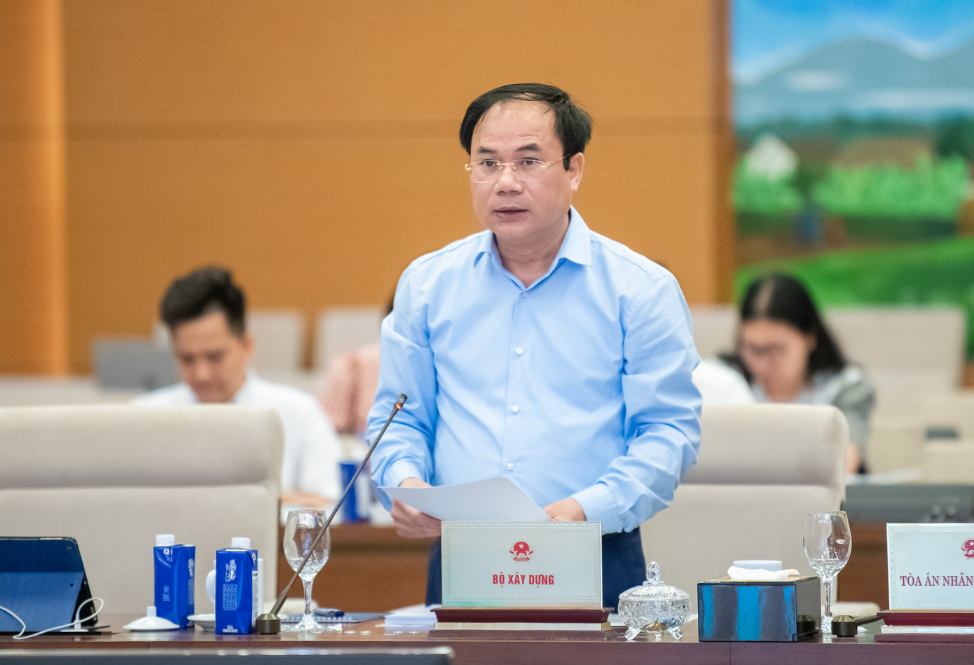 Thứ trưởng Bộ Xây dựng Nguyễn Văn Sinh. Thứ trưởng Bộ Xây dựng Nguyễn Văn Sinh.