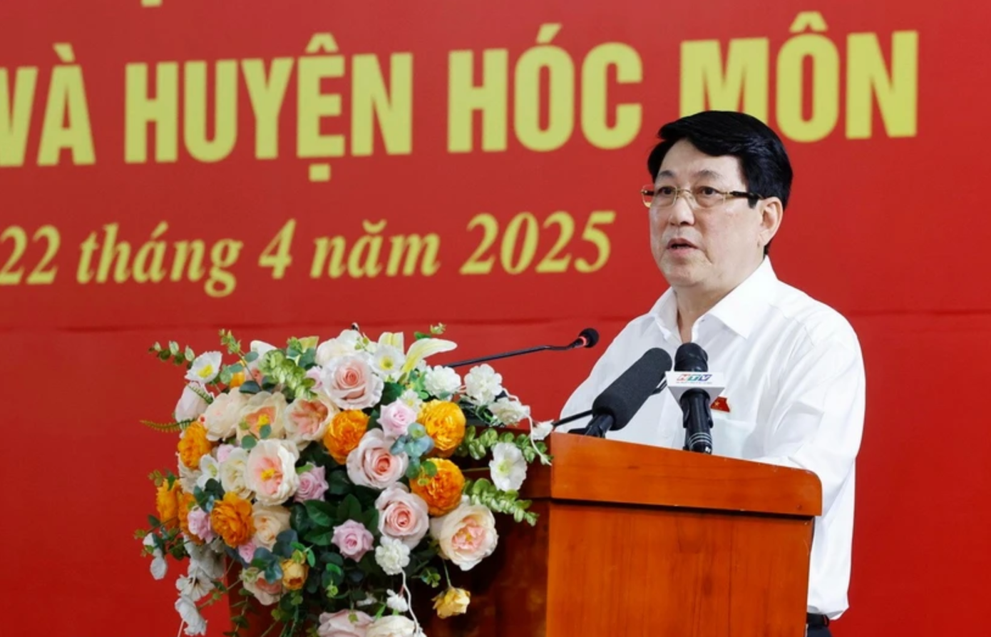 Chủ tịch nước Lương Cường dự Hội nghị tiếp xúc cử tri các huyện Củ Chi và Hóc Môn trước Kỳ họp thứ chín, Quốc hội khóa XV. (Ảnh: Lâm Khánh/TTXVN) Chủ tịch nước Lương Cường dự Hội nghị tiếp xúc cử tri các huyện Củ Chi và Hóc Môn trước Kỳ họp thứ chín, Quốc hội khóa XV. (Ảnh: Lâm Khánh/TTXVN)