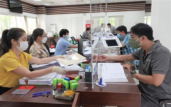 Bộ Nội vụ đề xuất 15.000 tỷ giải quyết chế độ, chính sách cho cán bộ, công chức cấp xã không đạt tiêu chuẩn (Ảnh minh họa) Bộ Nội vụ đề xuất 15.000 tỷ giải quyết chế độ, chính sách cho cán bộ, công chức cấp xã không đạt tiêu chuẩn (Ảnh minh họa)