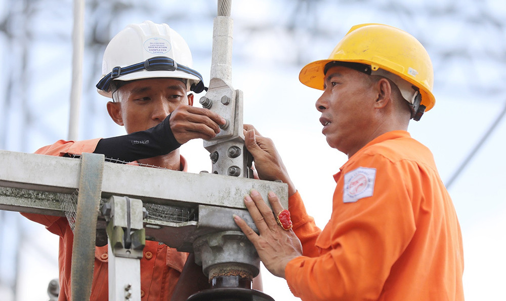 Mức giá bán lẻ điện bình quân tối thiểu 1.826 và tối đa 2.444 đồng/kWh