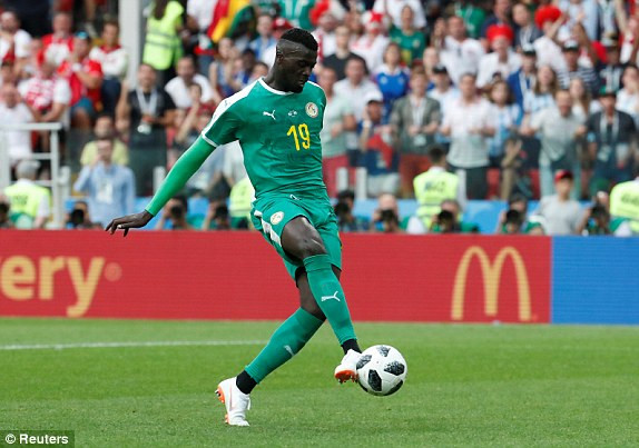 Hàng thủ chơi tệ, Ba Lan thua đau Senegal trận ra quân World Cup ảnh 21
