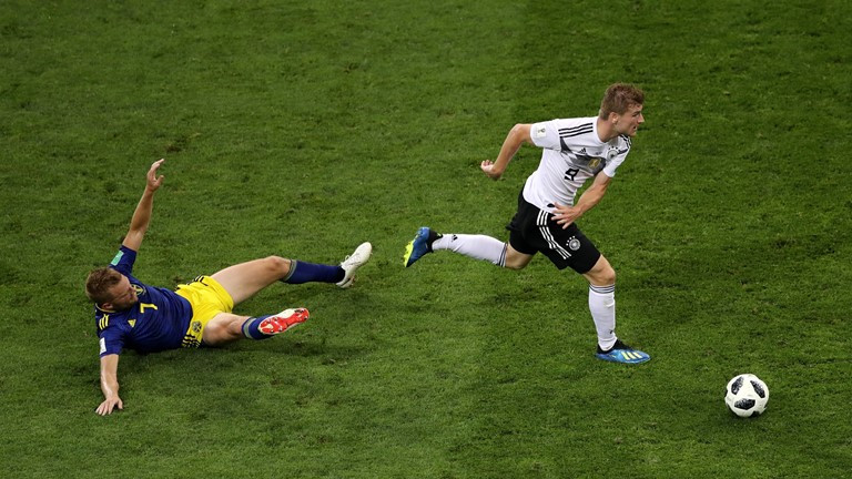 Toni Kroos ghi tuyệt phẩm, giải cứu tuyển Đức khỏi 'cửa tử' ảnh 31