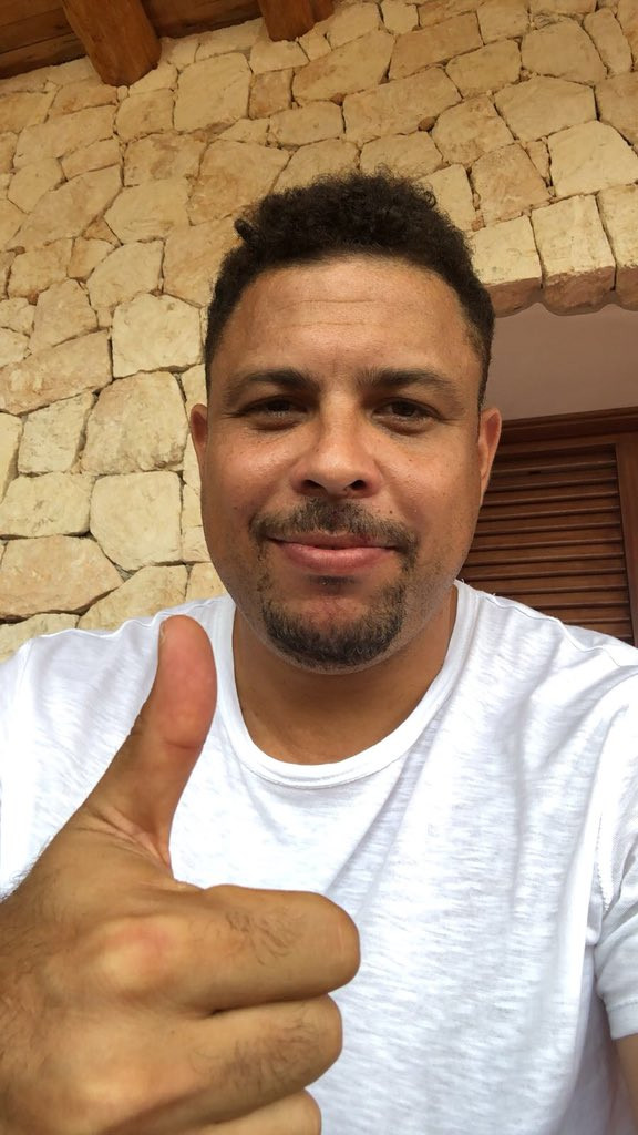 Ronaldo xuất viện, hết lời cảm ơn y bác sĩ ảnh 1