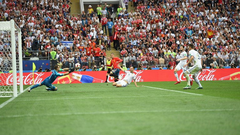 Thắng nghẹt thở Tây Ban Nha bằng 'đấu súng', Nga tiến vào tứ kết ảnh 31