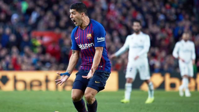 Suarez lập hat-trick, Barcelona vùi dập Real Madrid ở Siêu kinh điển ảnh 18