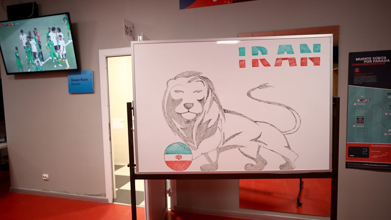 Ronaldo đá hỏng phạt đền, Bồ Đào Nha rơi ngôi đầu bảng ảnh 6