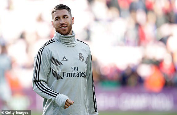 Suarez lập hat-trick, Barcelona vùi dập Real Madrid ở Siêu kinh điển ảnh 4