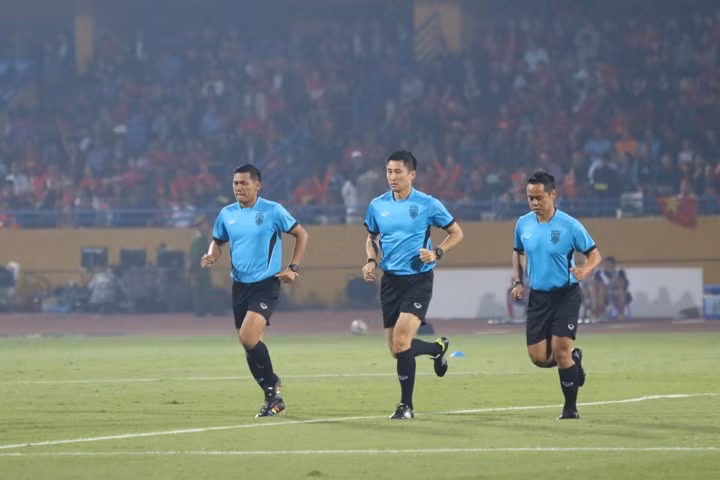 Thắng Campuchia 3-0, tuyển Việt Nam vào bán kết AFF Cup ảnh 24