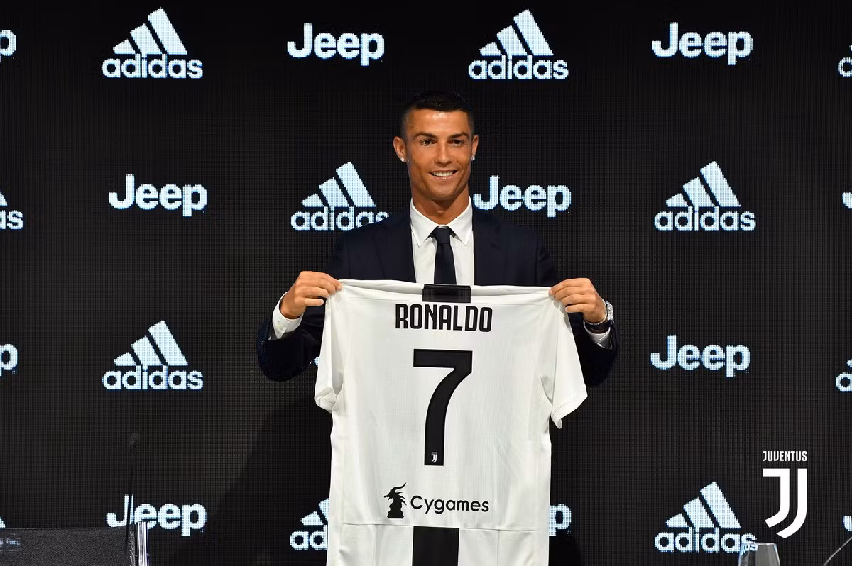 Ronaldo ra mắt Juve, tuyên bố đầy ngạo nghễ ảnh 1