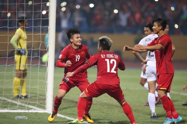 Những khoảnh khắc trong hành trình vô địch AFF Cup của tuyển Việt Nam ảnh 17