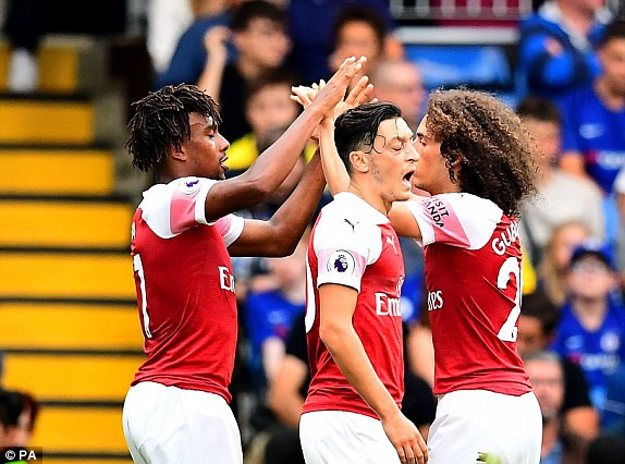 Marcos Alonso tỏa sáng, Chelsea hạ Arsenal ở derby London ảnh 19