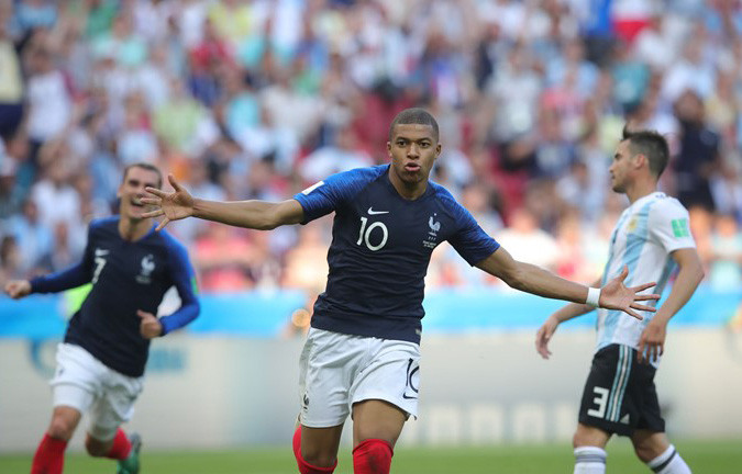 Bồ Đào Nha thua Uruguay, Ronaldo theo chân Messi về nước ảnh 1