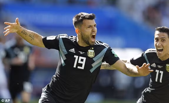 Messi đá hỏng phạt đền, Argentina bị Iceland cầm hòa ảnh 17