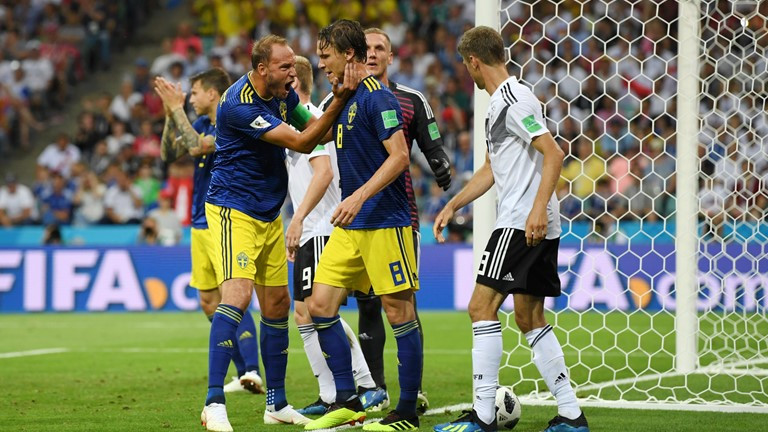 Toni Kroos ghi tuyệt phẩm, giải cứu tuyển Đức khỏi 'cửa tử' ảnh 32