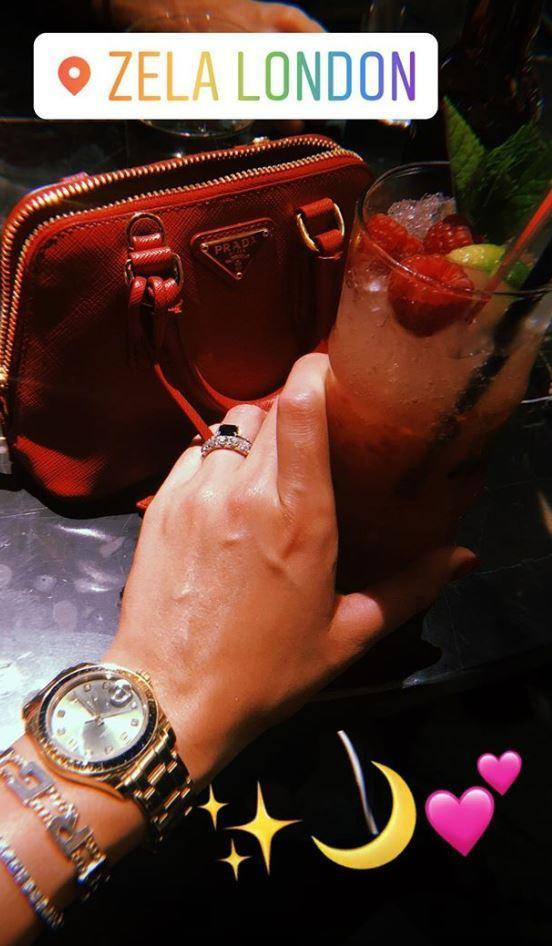 Ronaldo cầu hôn mỹ nhân bằng nhẫn kim cương trị giá 18 tỷ đồng ảnh 2