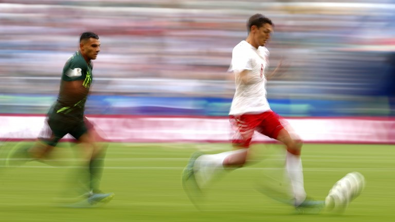 Australia giành điểm đầu tiên ở World Cup 2018 nhờ VAR ảnh 18