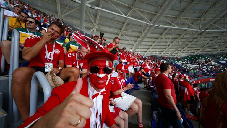 Australia giành điểm đầu tiên ở World Cup 2018 nhờ VAR ảnh 8