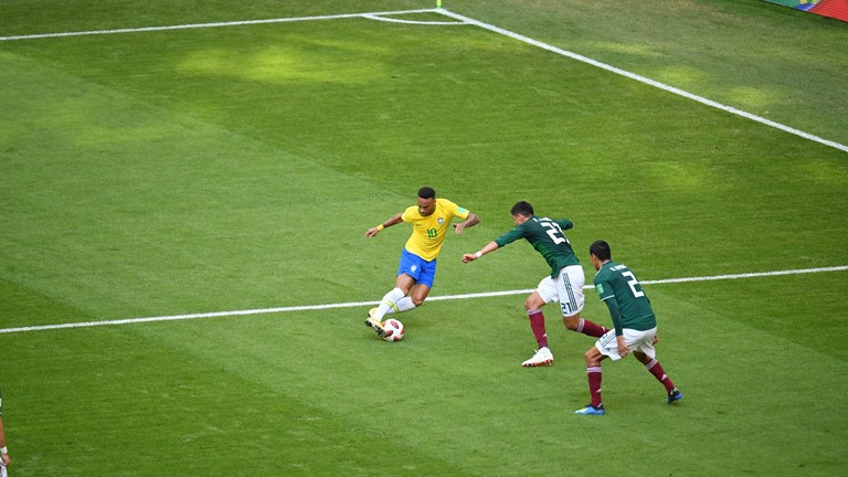 Neymar tỏa sáng, Brazil vào tứ kết World Cup 2018 ảnh 23