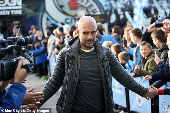 Thắng dễ M.U ở derby, Man City tái chiếm ngôi đầu Ngoại hạng Anh ảnh 4